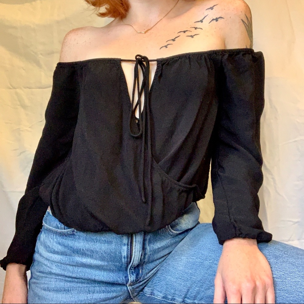 TOBI NWT Off The Shoulder V Neck Blouse